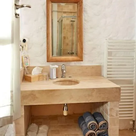 Luxurious With Pool In The Center Of Alacati *