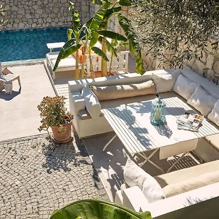 Luxurious With Pool In The Center Of Alacati וילה